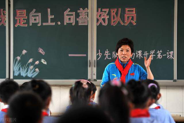 而国米也看上了泽林斯基，并且想要免签这位出色的中场。